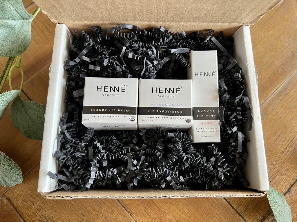 Henné Organics Beauty Products Box